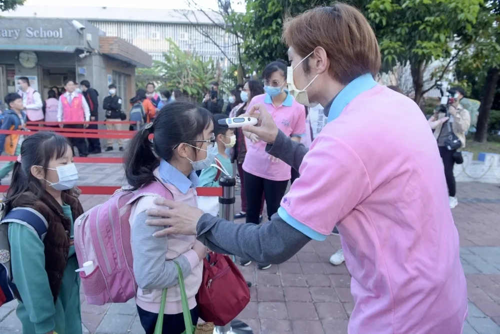 國小+幼兒園360人染疫　陳時中：開放12歲以下打疫苗「專家激辯中」