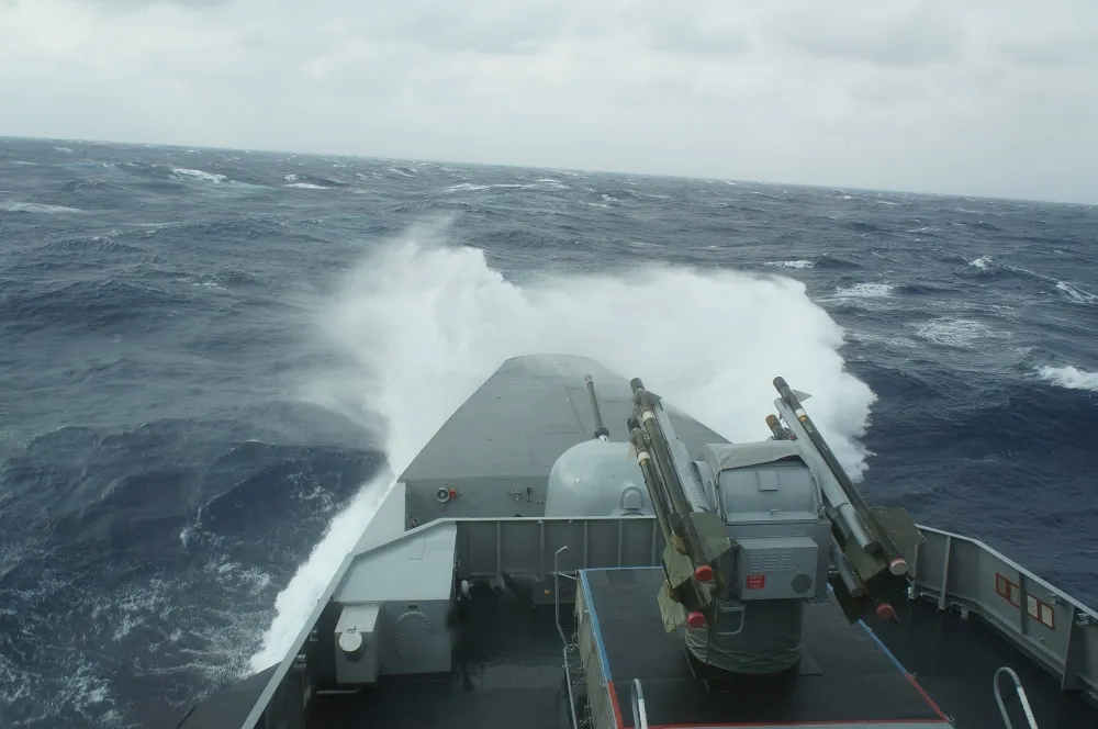 有何貴幹？中國軍艦又現蹤蘭嶼外海　海軍司令部：全程監控