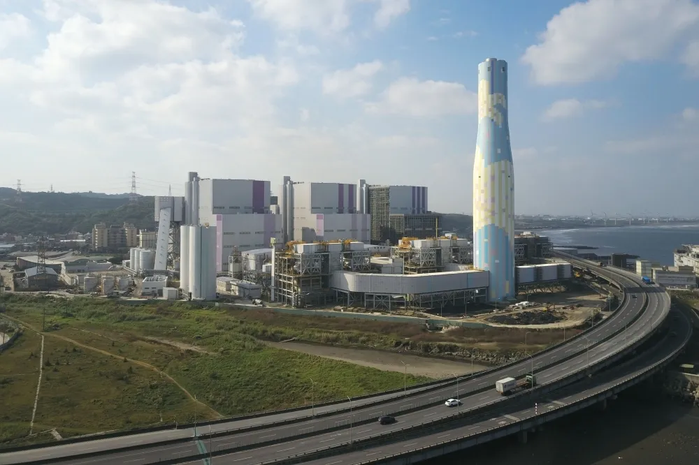 【303全台大停電】肺要黑了？　網質疑這些電廠「卯起來燒」