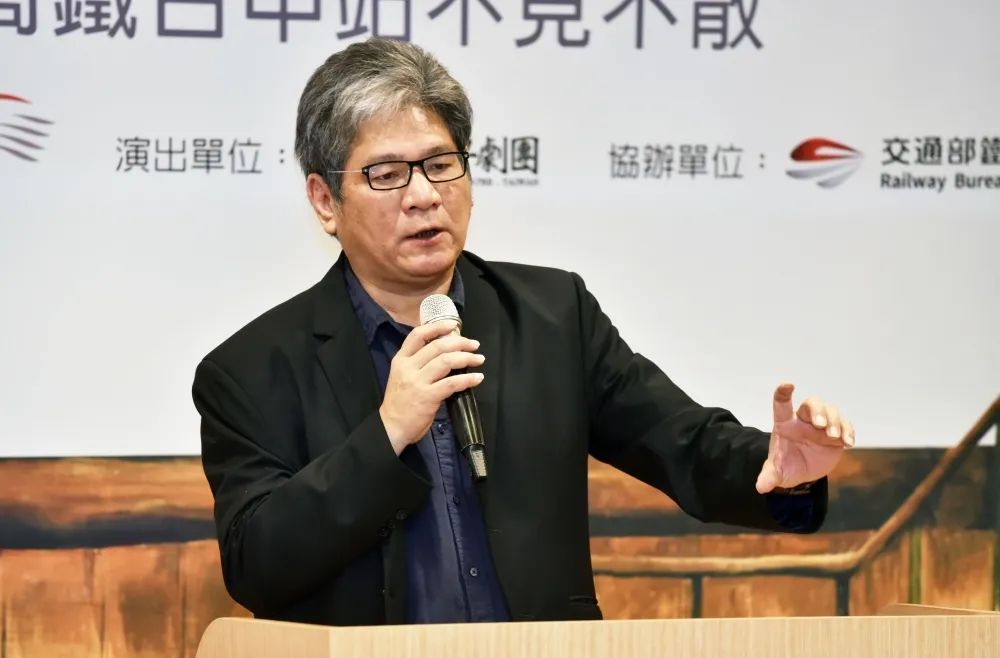 【獨家】鏡電視政變！董座陳建平「干涉新聞」遭解職　紙風車創辦人李永豐接任