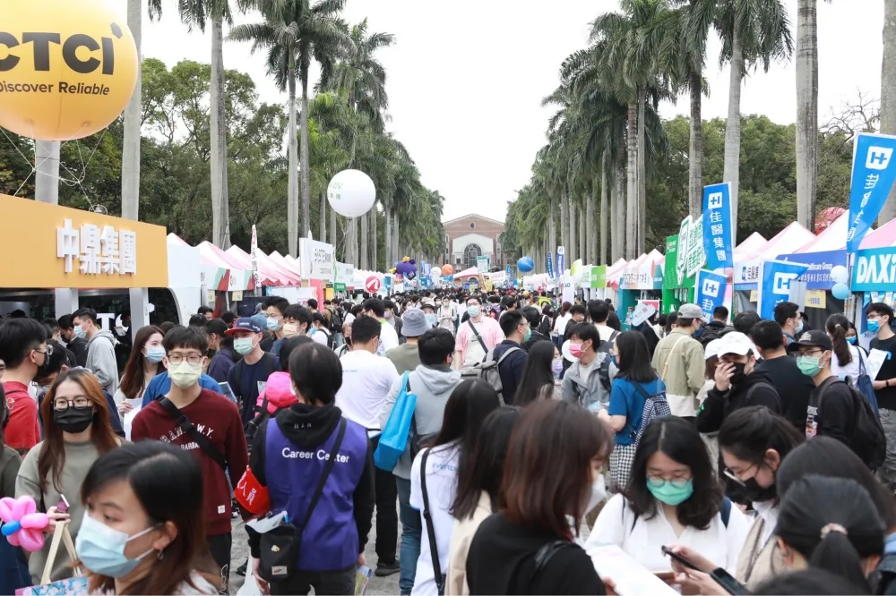 【快訊】本土+3皆沾旅遊團　境外+40例「越南11例衝第一」