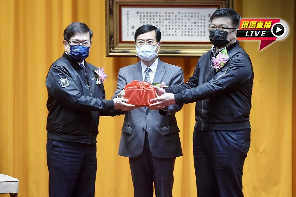 【直播】楊偉甫請辭台電董座　經濟部政次曾文生代理交接