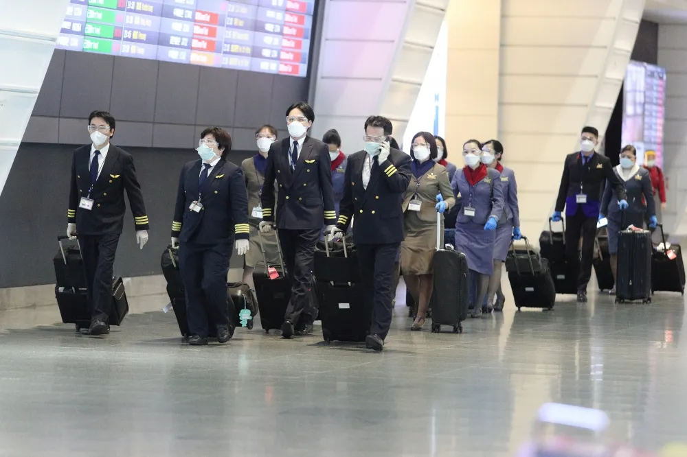 放寬跳票？機組員「5+5」返家隔離喊卡　民航局澄清：時間落差