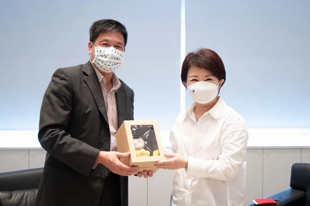友達董事長拜會盧秀燕　宣布加碼投資台中逾千億