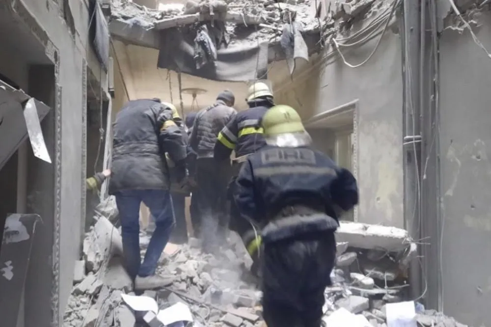 【影片】烏克蘭第二大城哈爾科夫自由廣場大爆炸！澤倫斯基：俄軍已犯下戰爭罪