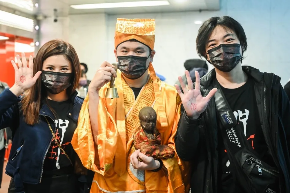 《咒》導演柯孟融否認性侵疑遭黑道恐嚇　華視主播老婆力挺：不會向惡勢力低頭