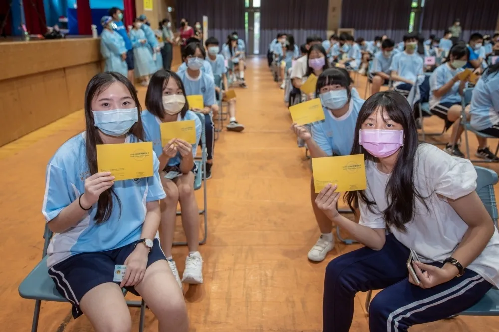 蘇貞昌要求規劃12至17歲學生第3劑接種時程　陳時中：最快4月將開打