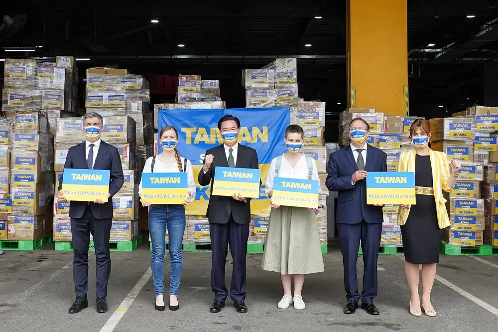 愛心啟運！我募逾50噸物資助烏克蘭難民　吳釗燮：台灣能體會威脅處境