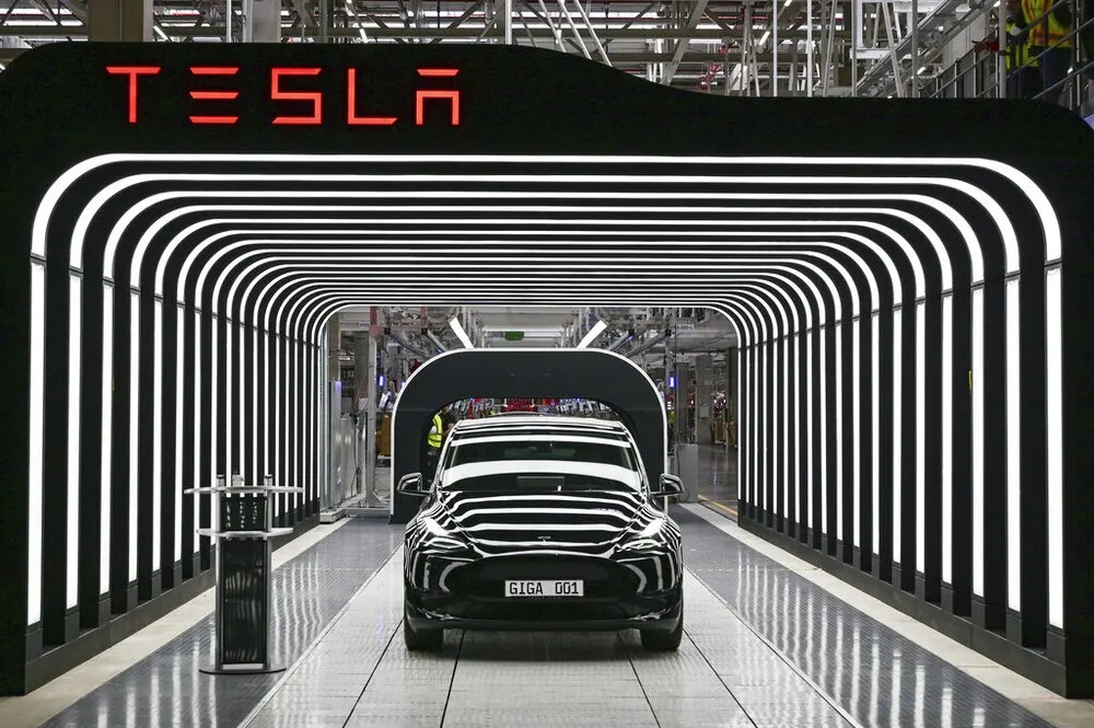 特斯拉柏林超級工廠啟用　同日交付首批德製Model Y電動車