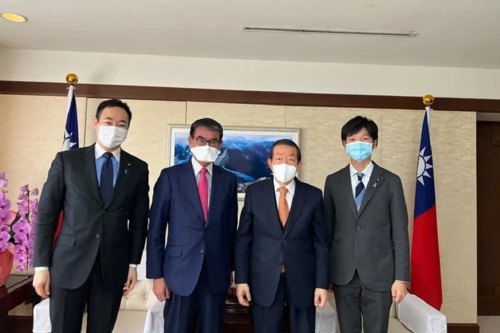 河野太郎談對俄制裁鬆綁恐導致「台灣有事」　謝長廷大讚：令人刮目相看