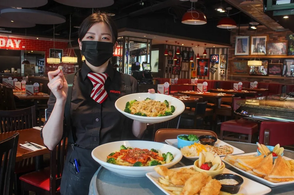 【兒童節連假優惠】FRIDAYS 牛排買一送一、兒童餐只要 1 元 　樂雅樂加 99 元多一份牛排
