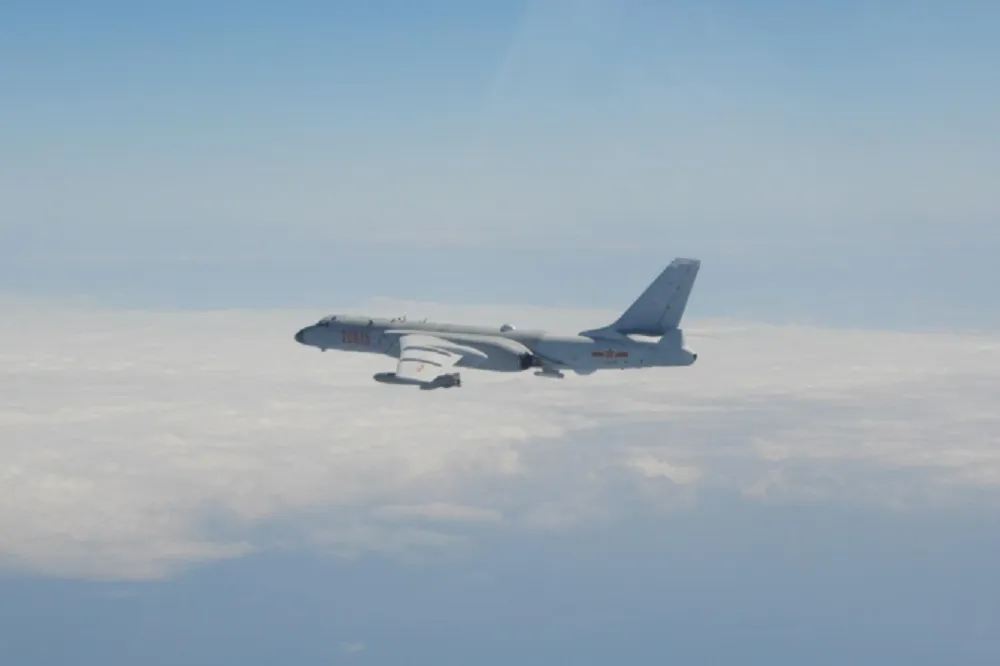 本土+83例水深火熱　白目解放軍又派轟6等3軍機來亂