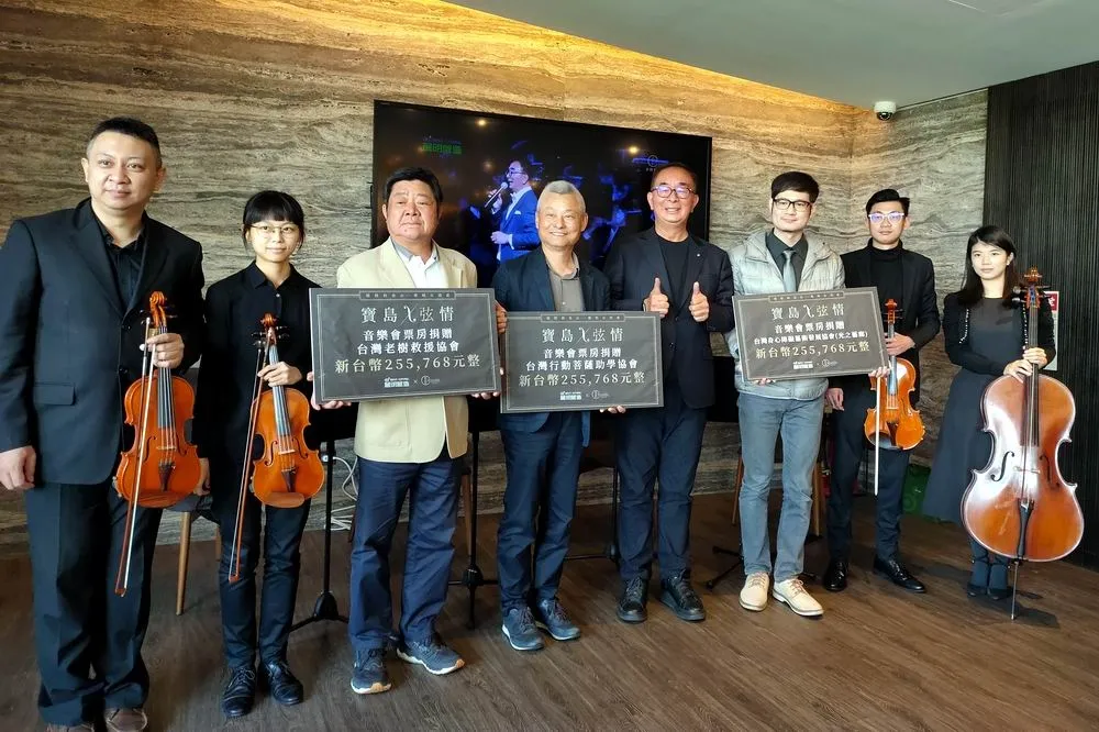 前無古人新記錄　站上自己建的歌劇院舞台演唱