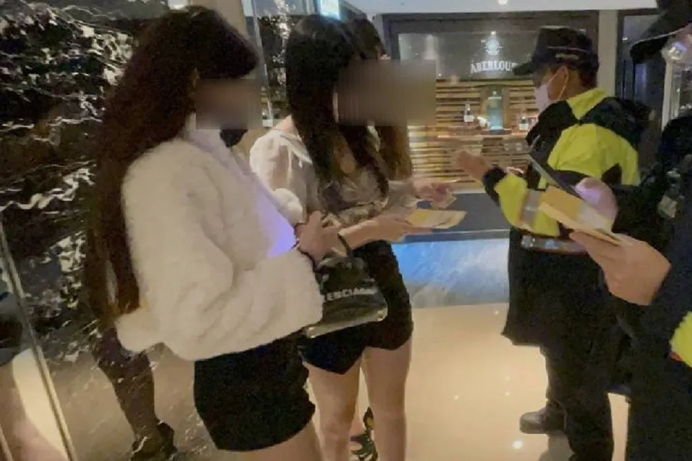 撇爽玩禮服店！樹科大2體育老師喊「純吃飯」　校方將議處