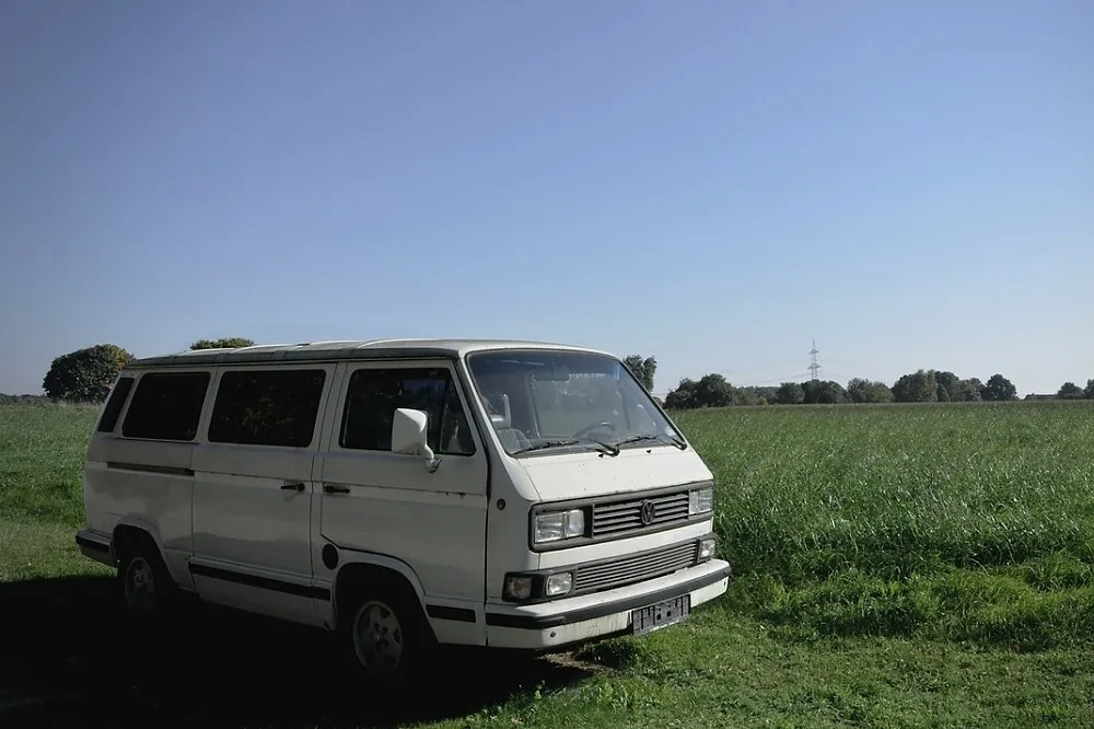 女畫家邀人夫當裸模還「同睡一車」　正宮氣炸提告卻敗訴