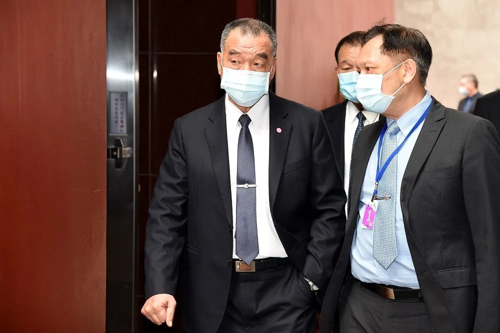 兵役延長「不會一刀切」　邱國正：不會晚1天入伍當1年