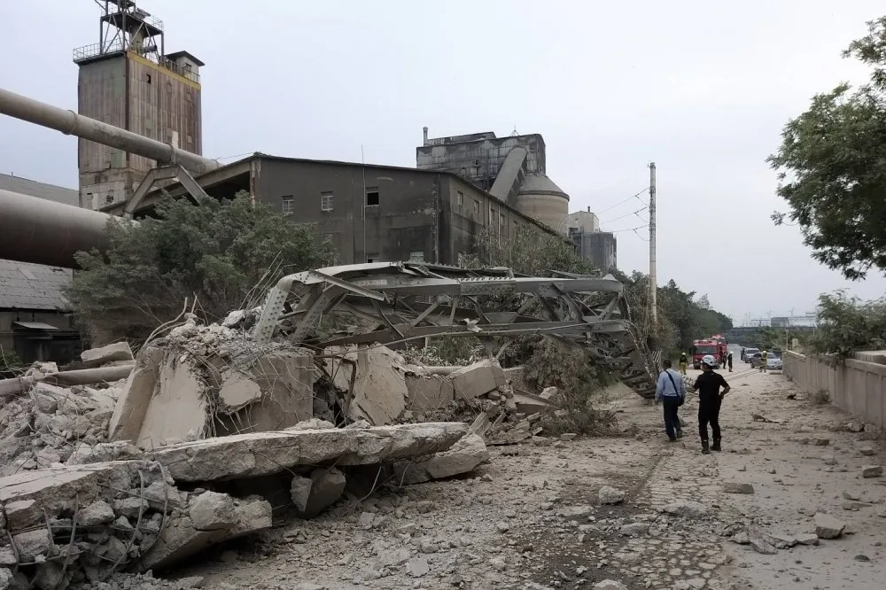 水泥廠拆遷意外致電塔倒塌　台電全力協助高鐵線路恢復