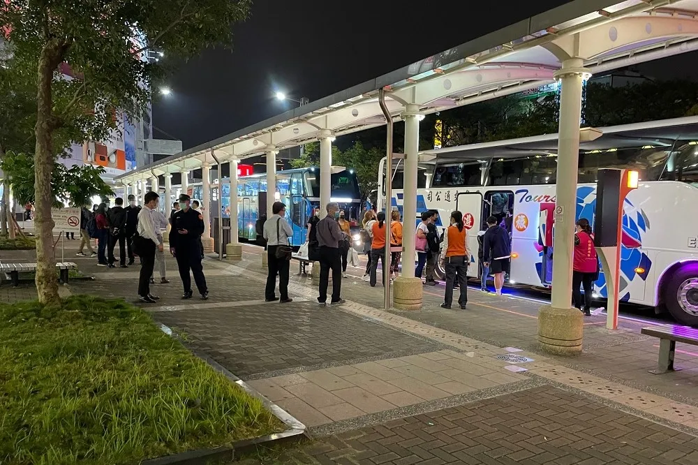 【勒令停工移送法辦】東南水泥廠施工不慎導致水泥塔倒塌　高市府開罰逾500萬