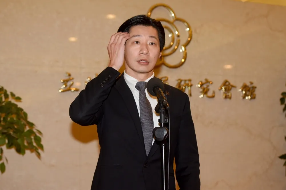 廖國棟2助理確診！立院下令同樓層須PCR　林昶佐、邱議瑩6立委剉咧等
