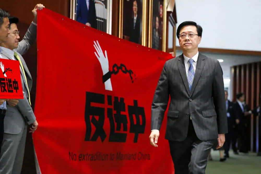 【特首提名】林鄭棄選　港媒：北京唯一支持政務司長李家超接任