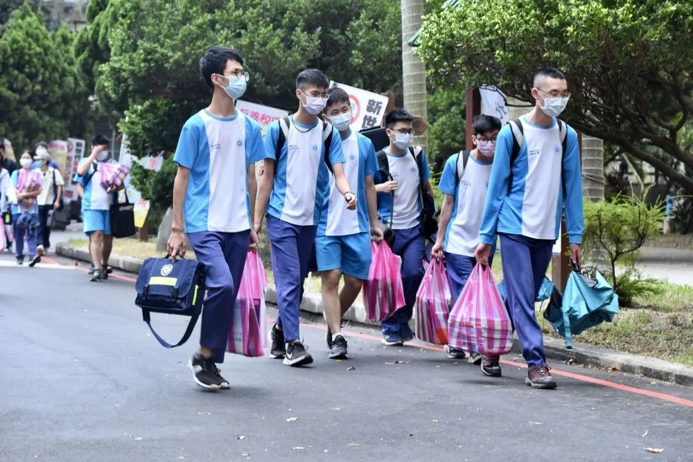 疫情侵襲50校！　台中市宣布暫停各校畢旅、校外教學至30日