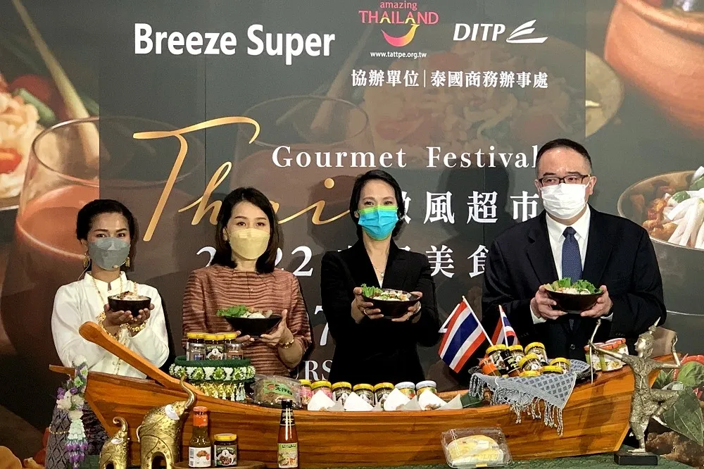 穿沙龍送泰式奶茶！微風超市「泰國美食節」開賣上百件商品　帕泰家潑水節活動祭出冬蔭功海鮮湯 5 折優惠