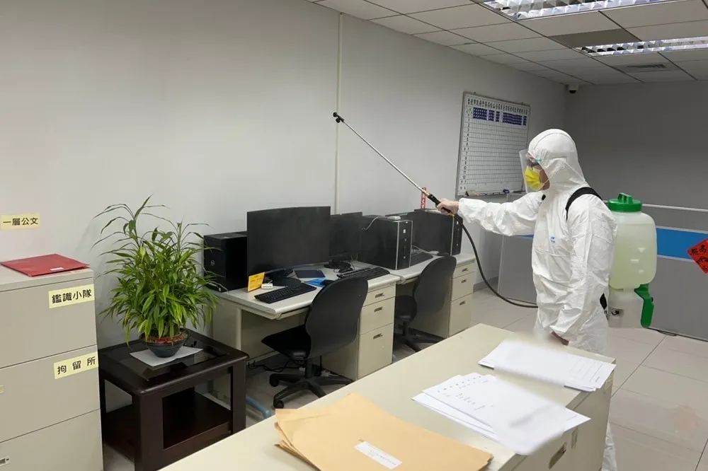 疫情燒進北市警！3偵查隊刑警確診　松山、大安分局急清消