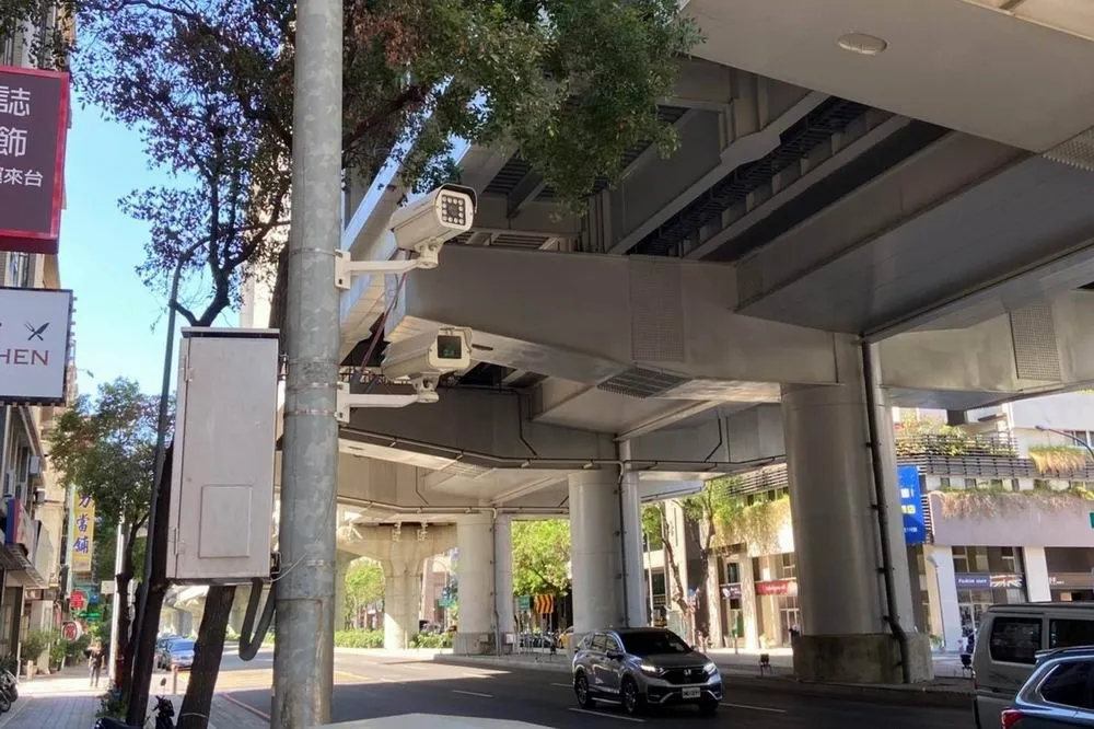 機車污染AI車牌辨識系統為台中市獲得「2022全球智慧50大獎」