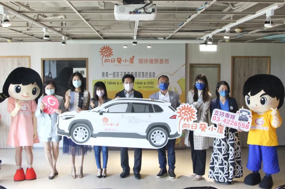 用愛與行動支持婦幼！鄭寶清響應勵馨基金會「向日葵行動車」募資、承諾當志工