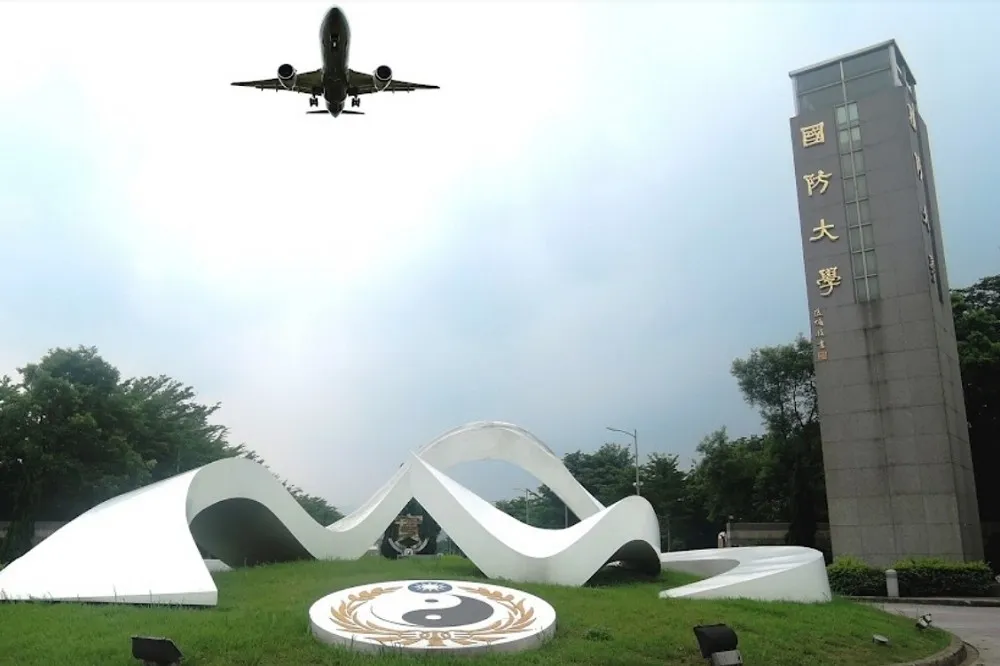 國防大學男軍官中鏢　同校學員快篩陰性不停課