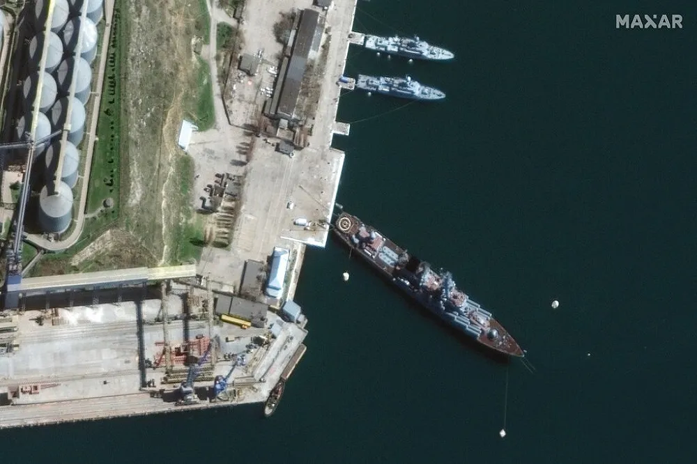 昔轟蛇島今遭重創　俄黑海艦隊莫斯科號遭烏國飛彈擊中