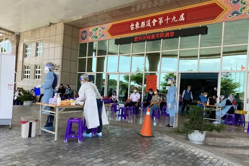 進香團群聚擴大！台東縣府2主管確診　曾與染疫議員吃晚宴