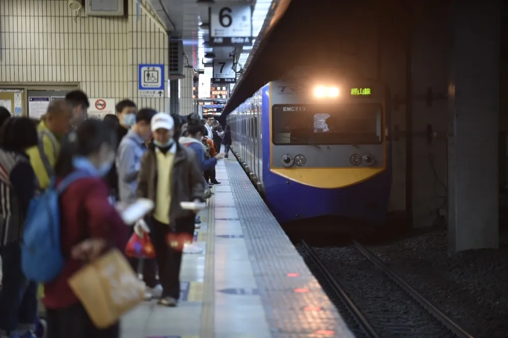 台鐵工會推「五一合法休假」超過萬人響應　恐有9成列車停擺