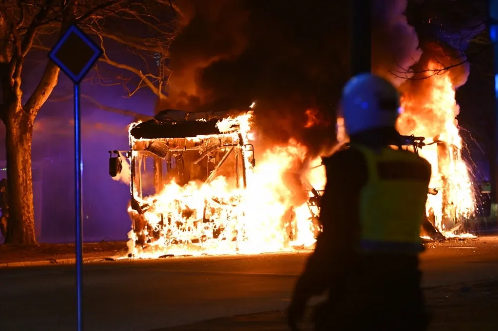 極右派威脅焚燒古蘭經　瑞典各地爆警民衝突