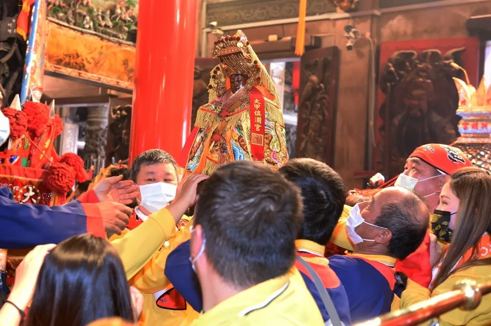 【台中+139】大甲媽出事了！男揪北部友人遶境2天中鏢　Ct值超恐怖