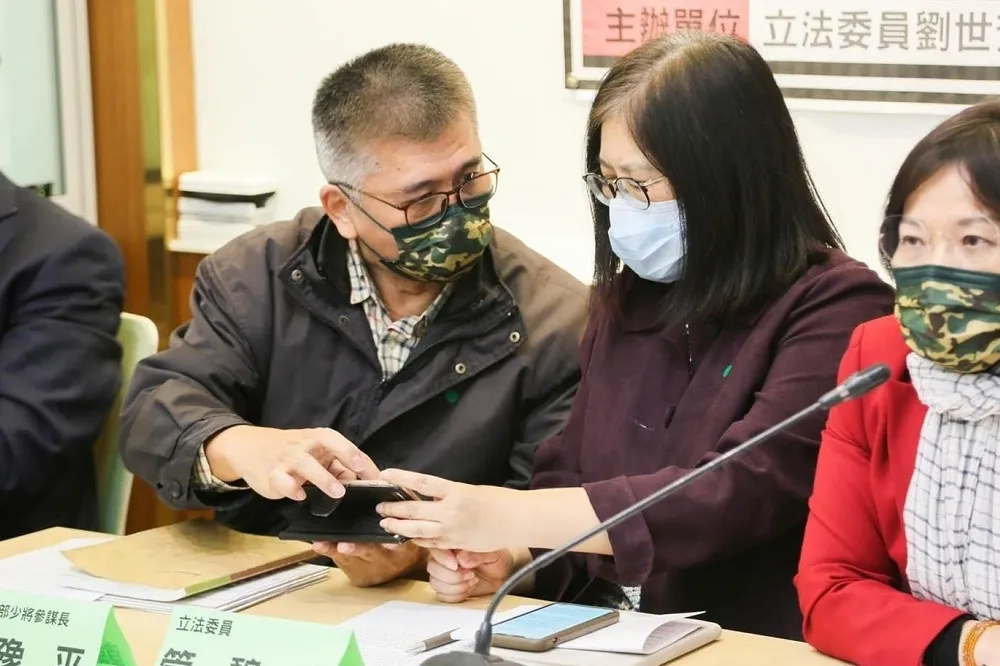 【快訊】蔡英文總統宣布　特赦少將韓豫平、士官張淯森