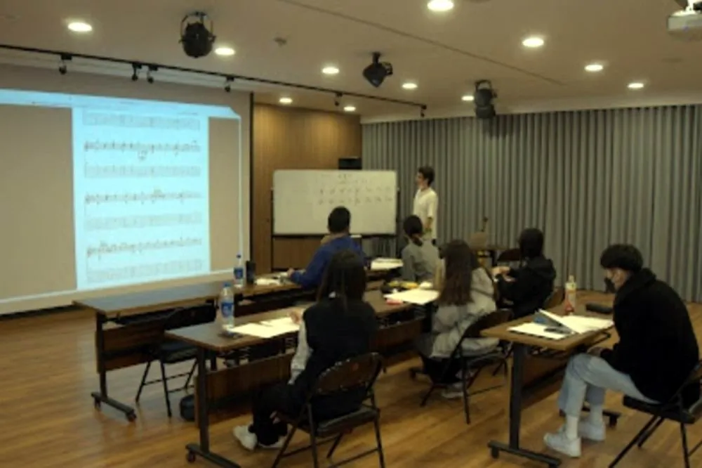 兼顧興趣與麵包　新堀藝術學院台灣分校學生畢業即就業