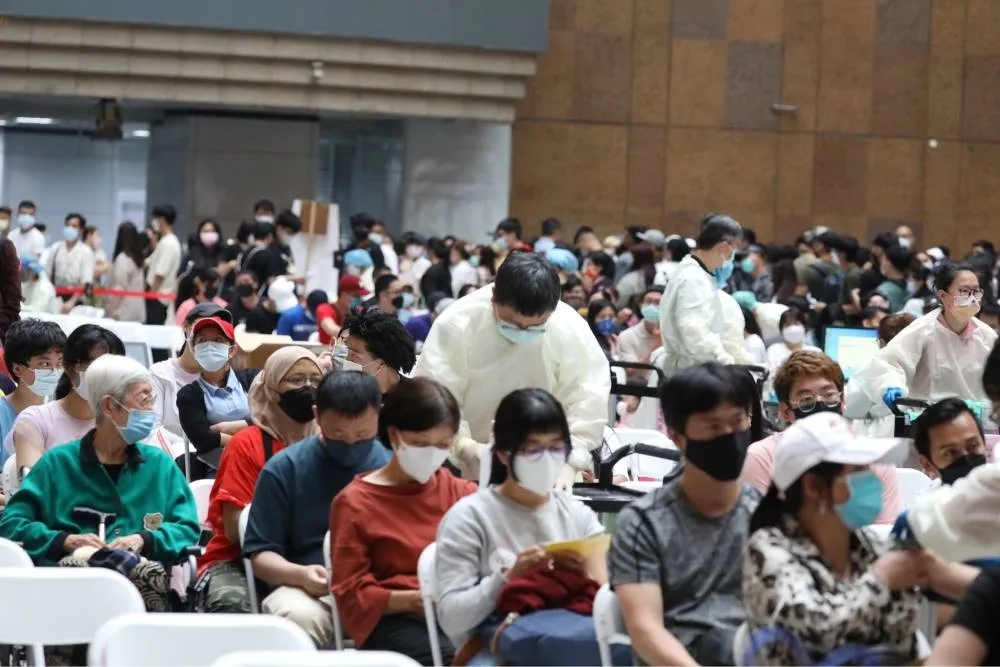 蘇揆拍板居隔縮至3+4！　醫師直呼「太兇猛」恐衝高重症死亡