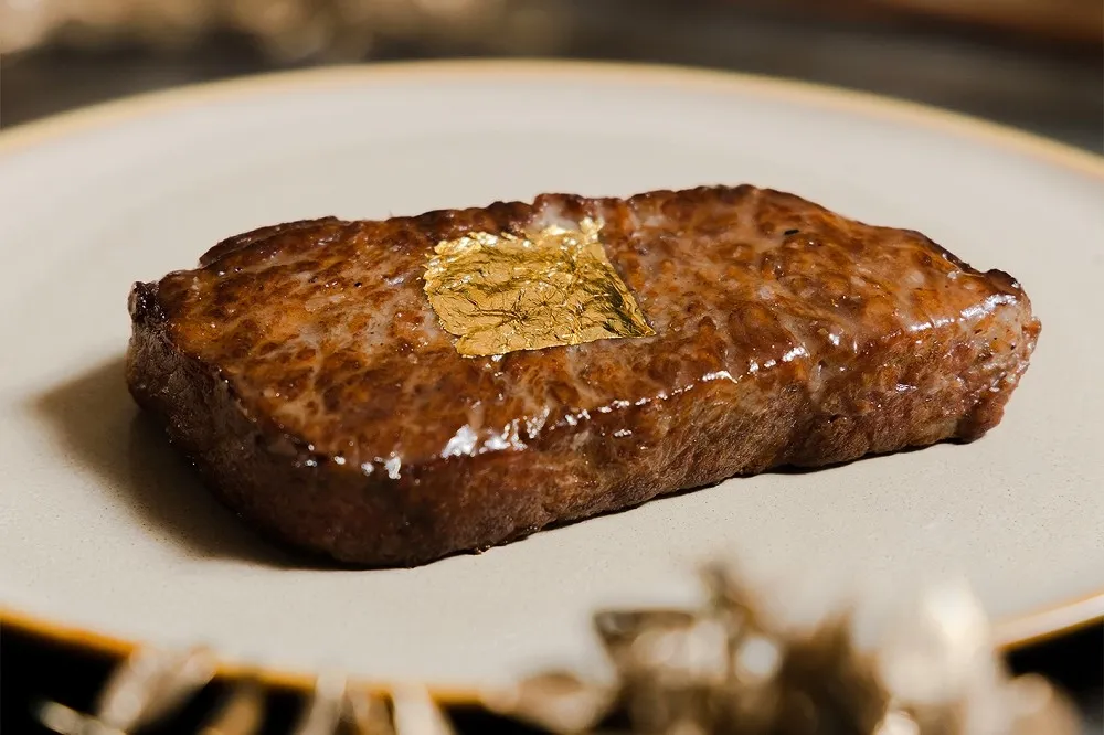 點 55 天乾式熟成牛排就送「日本 A4 金箔和牛紐約客」！美福牛排館外帶分享餐加購波士頓龍蝦享五折優惠