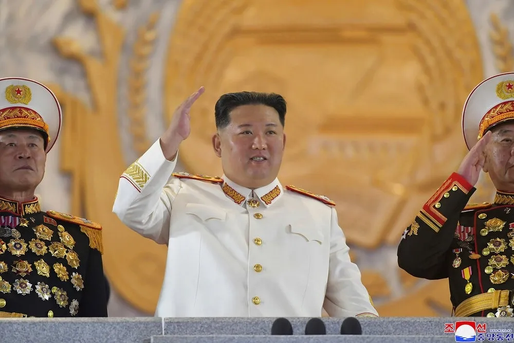   【深夜閱兵】北韓秀最新洲際彈道飛彈　金正恩表明發展核武決心