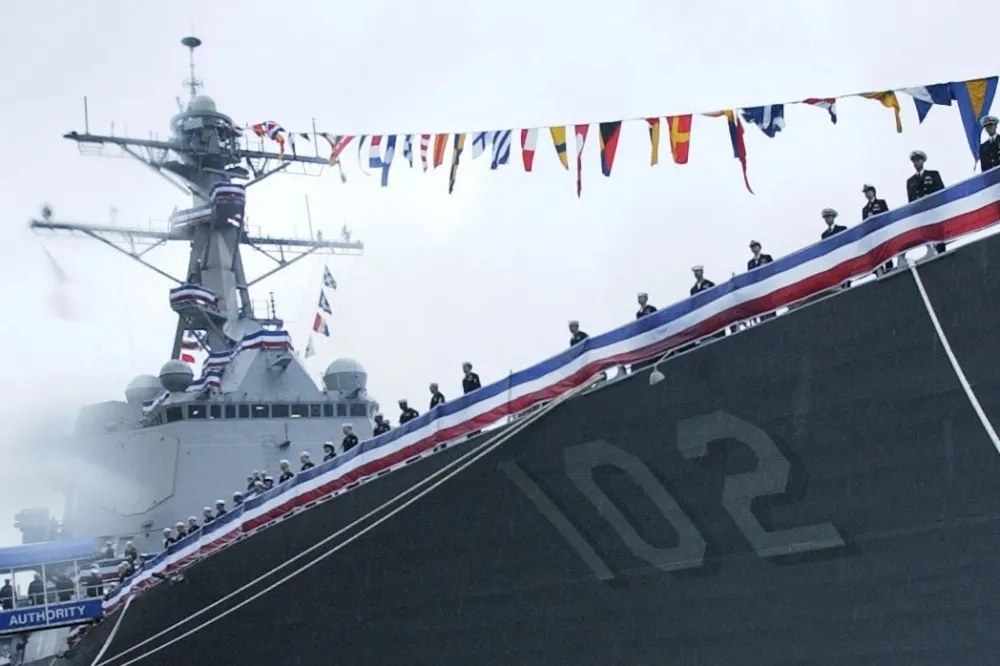 美軍驅逐艦再穿越台灣海峽　中國解放軍「全程跟監警戒」　