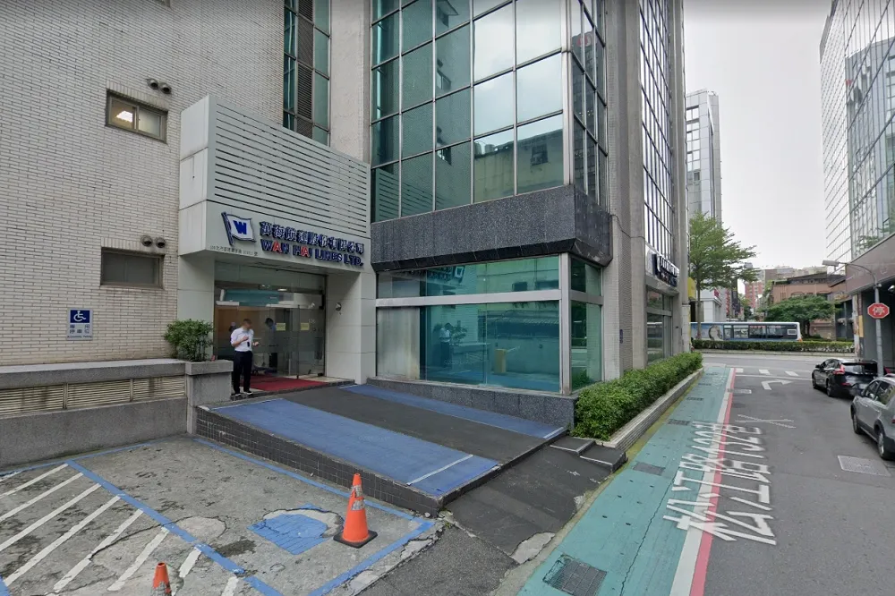 萬海主管遭敲破車窗竊走200萬　檢懷疑內神通外鬼