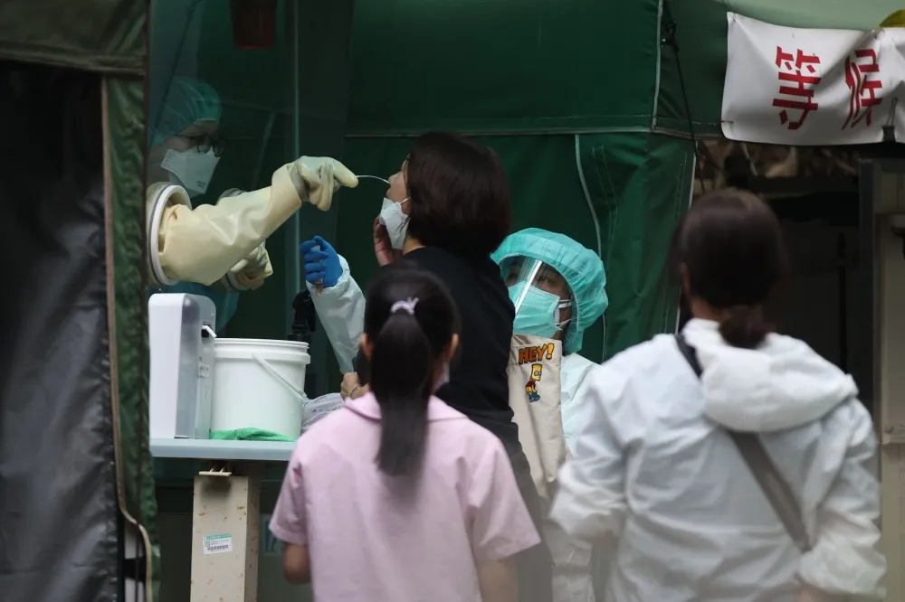 【快訊】本土破萬！單日激增11353確診　添2死「皆未打過疫苗」