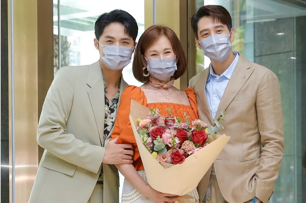 李運慶、胡宇威相隔9年再飆演技　《親愛的亞當》演爭寵兄弟討周丹薇歡心