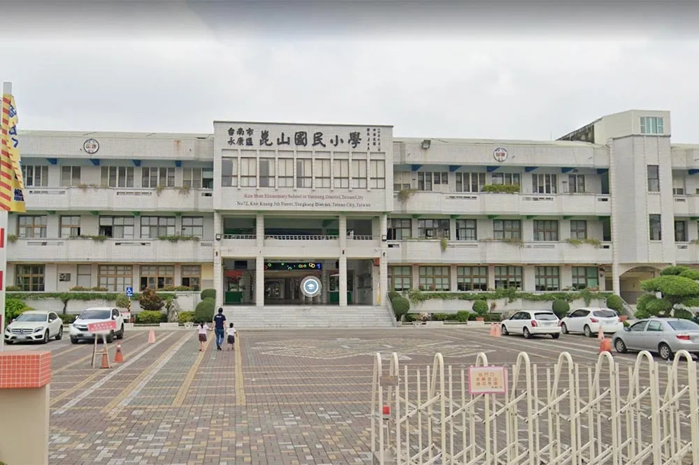 【台南+390】確診年齡不斷下降　13所國小全校停課2天