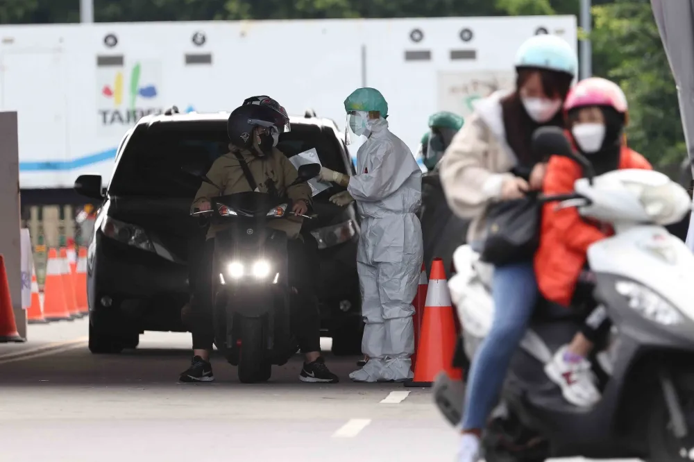 【塞車片】快篩陽性看診不落地　北士科「車來速」今啟用