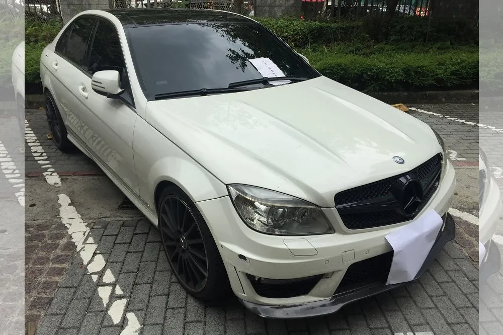 怕了！C300欠稅男阻賓士愛車被法拍　急籌63萬還清罰鍰