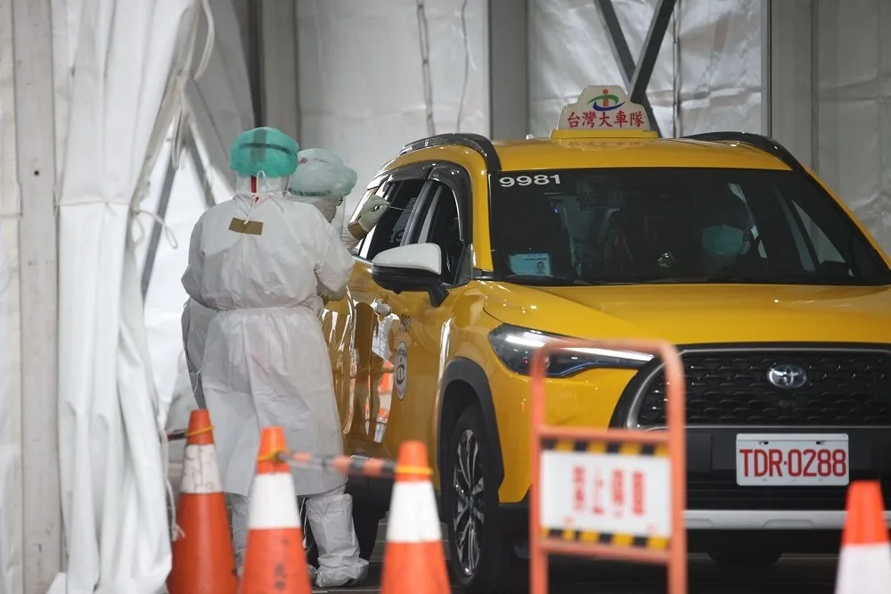 【北市+6422】7篩檢站採陽率達83.5％　國泰醫院今起加開防疫門診