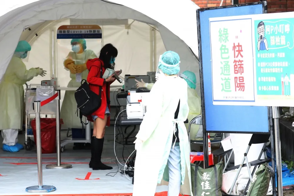 急轉彎！「快篩陽=確診」改5/12才實施　莊人祥：法傳系統還沒準備好