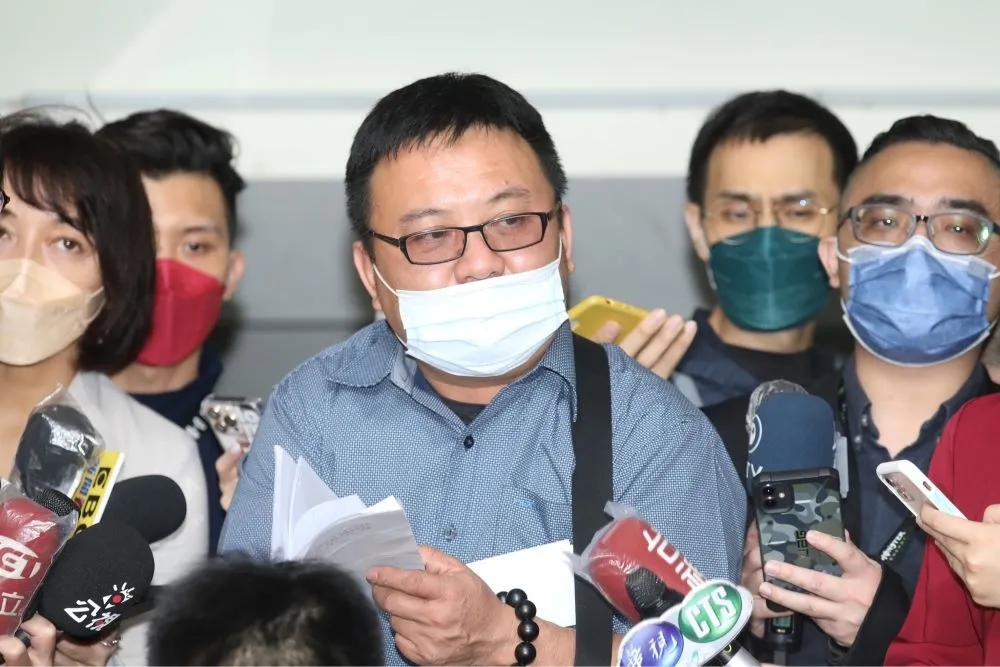 【快篩採購疑雲】從小吃店躍身成16億投標商　董座現身喊冤「虧錢也願意做」　